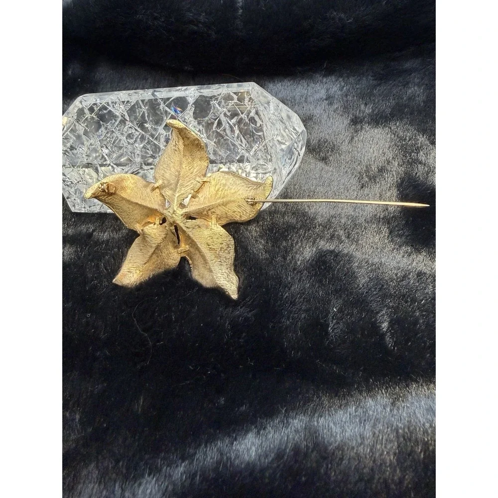 Vintage‎ Gold Tone Flower Brooch Pin Statement Jewelry 2.3/4 Inch